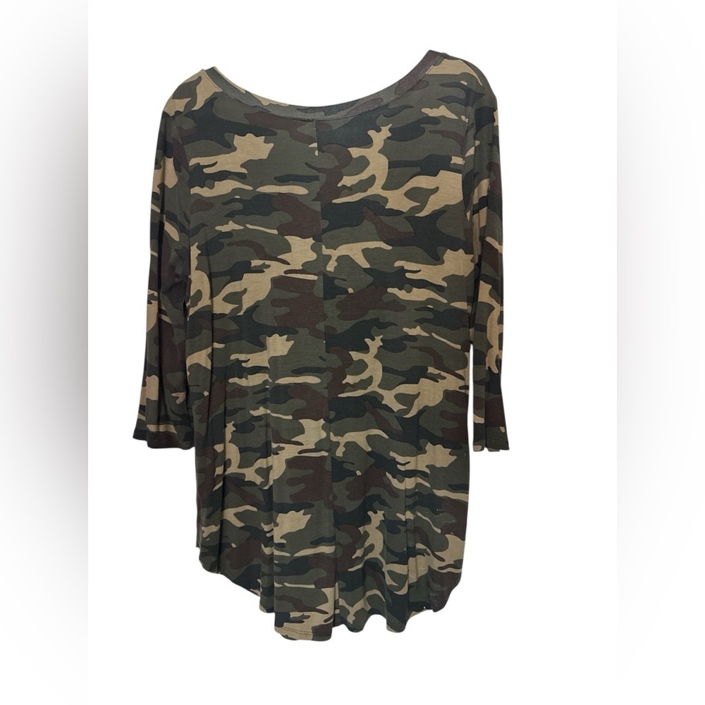 Zenana Premium Camo V-Neck Tunic Top Size L Soft Stretch 3/4 Sleeve - Picture 7 of 7